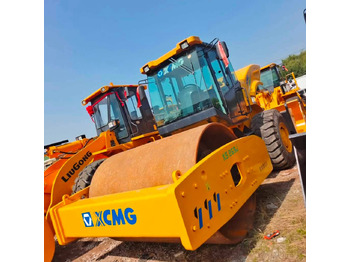 مدحلة ضاغطة XCMG XS263J: صورة 2