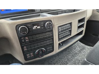 شاحنة مغلقة الصندوق MAN 8.250 7,30 m Koffer, Navi, Topzustand: صورة 3 شاحنة مغلقة الصندوق MAN 8.250 7,30 m Koffer, Navi, Topzustand: صورة 3