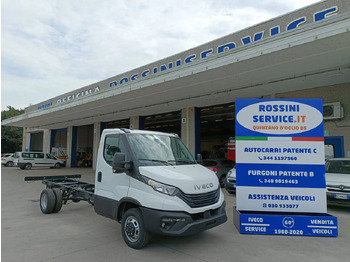 شاحنة التوصيل IVECO Daily 35c18