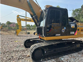 حفار زحاف CATERPILLAR 320D