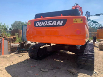 حفار زحاف DOOSAN DX300