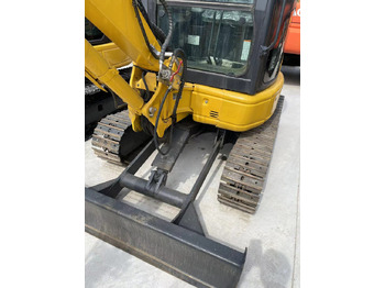 حفارة مُصَّغرة KOMATSU PC30