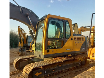 حفار زحاف VOLVO EC140