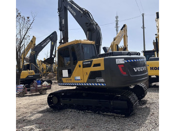 حفار زحاف VOLVO EC140D