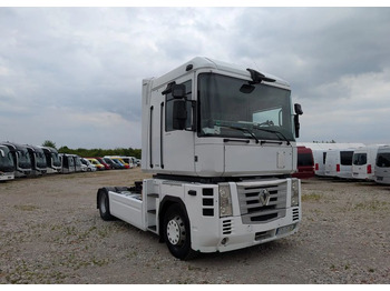 وحدة جر RENAULT Magnum