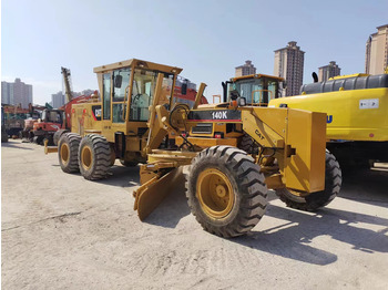 ممهدة CATERPILLAR 140K