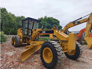 ممهدة CATERPILLAR 140K