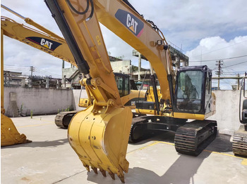 حفار زحاف CATERPILLAR 320D