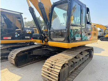 حفار زحاف CATERPILLAR 330D2: صورة 2