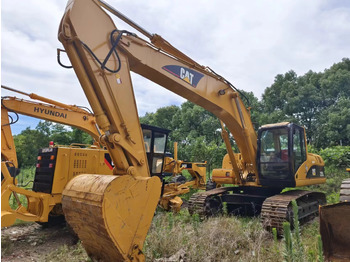 حفار زحاف CATERPILLAR 325C