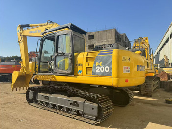 حفار زحاف KOMATSU PC200-8