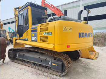 حفار زحاف KOMATSU PC200-8