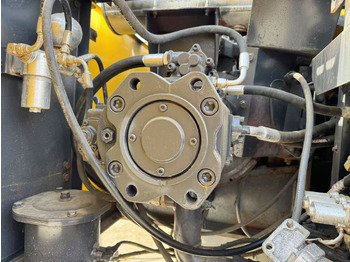 حفار زحاف SUMITOMO SH200: صورة 4