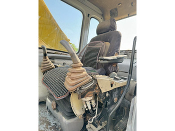 حفار زحاف SUMITOMO SH200: صورة 5
