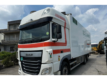 شاحنة الفريزر Motrice frigo DAF XF 105.460 con Sponda: صورة 3