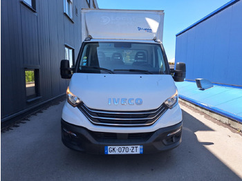 شاحنة مغلقة الصندوق IVECO Daily 35c16