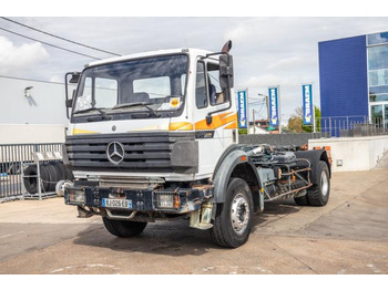 شاحنة ذات خطاف MERCEDES-BENZ SK 2024