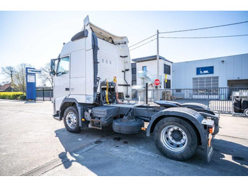 Interior photo 2: وحدة جر Volvo FH 3 460