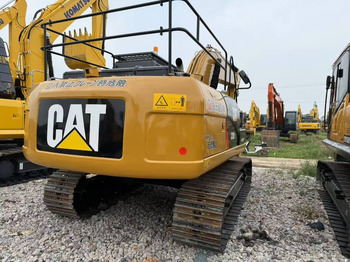 حفار زحاف CATERPILLAR 320D2