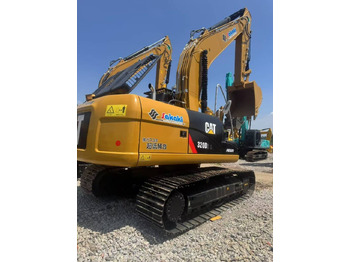 حفار زحاف CATERPILLAR 320D2