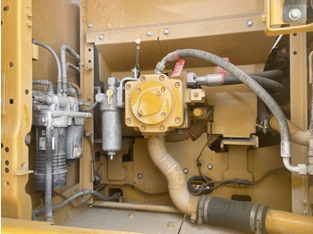 حفار زحاف CAT 323GC: صورة 5