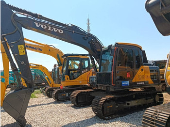 حفار زحاف VOLVO EC140