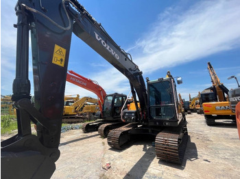 حفار زحاف VOLVO EC140