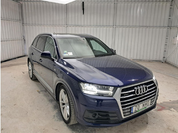 سيارة دفع رباعي AUDI