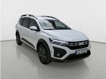 سيارة دفع رباعي DACIA