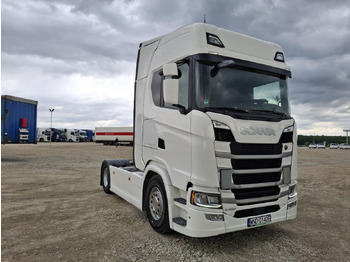 وحدة جر SCANIA S 450