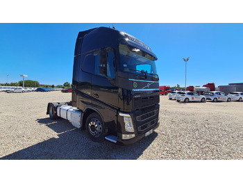 وحدة جر VOLVO FH