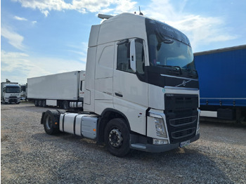 وحدة جر VOLVO FH
