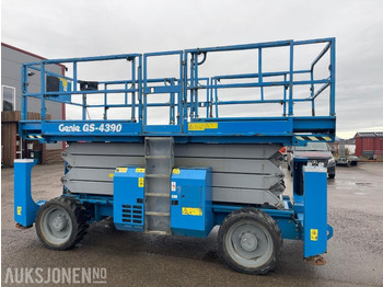 معدات الوصول 2011 Genie GS 4390 Sakselift, 1698 timer: صورة 4