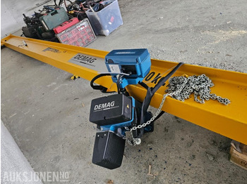 رافعة DEMAG