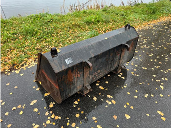 الآلات الزراعية