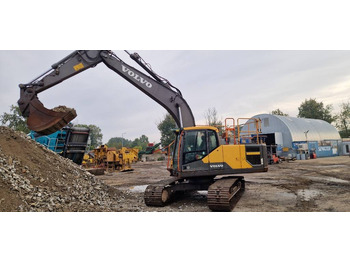 حفار زحاف VOLVO EC220EL