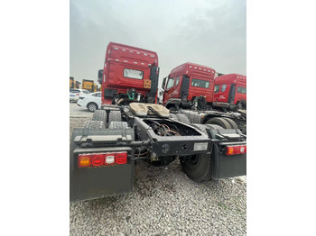 وحدة جر Shacman Slightly Used X3000 X5000 (6*4) Semi Truck Head Tractor Head Tipper Head: صورة 4