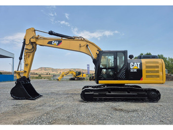 حفار زحاف CATERPILLAR 323EL