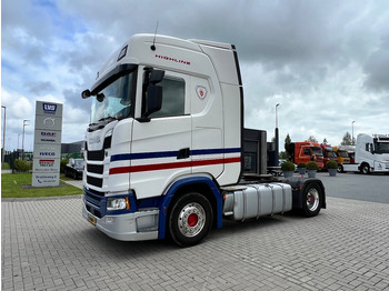 وحدة جر SCANIA S 450