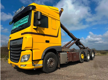 شاحنة ذات خطاف DAF XF 530