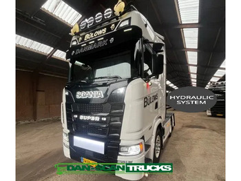 وحدة جر SCANIA S 540