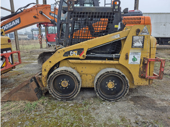 شيول صغير CATERPILLAR 216B3