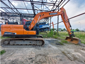 حفار زحاف DOOSAN DX140LC-5