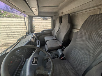 شاحنة مقفلة Camion cassone coibentato MAN MAN TGL 7.180: صورة 5 شاحنة مقفلة Camion cassone coibentato MAN MAN TGL 7.180: صورة 5