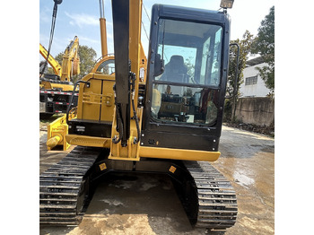 حفار زحاف CATERPILLAR 305.5E2