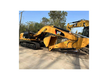 حفار زحاف CATERPILLAR 325D