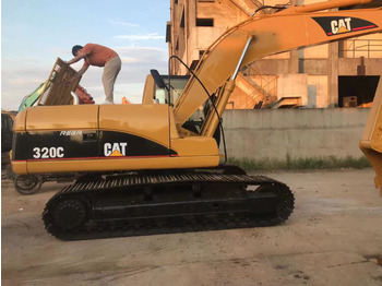 حفار زحاف CATERPILLAR 320C