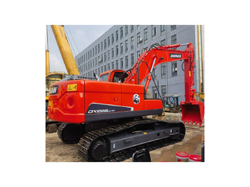 حفار زحاف DOOSAN DX225