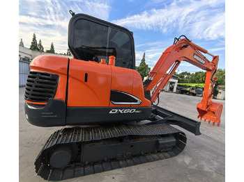 حفار زحاف DOOSAN DX60
