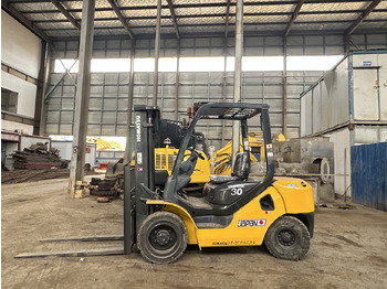 رافعة شوكية ديزل KOMATSU